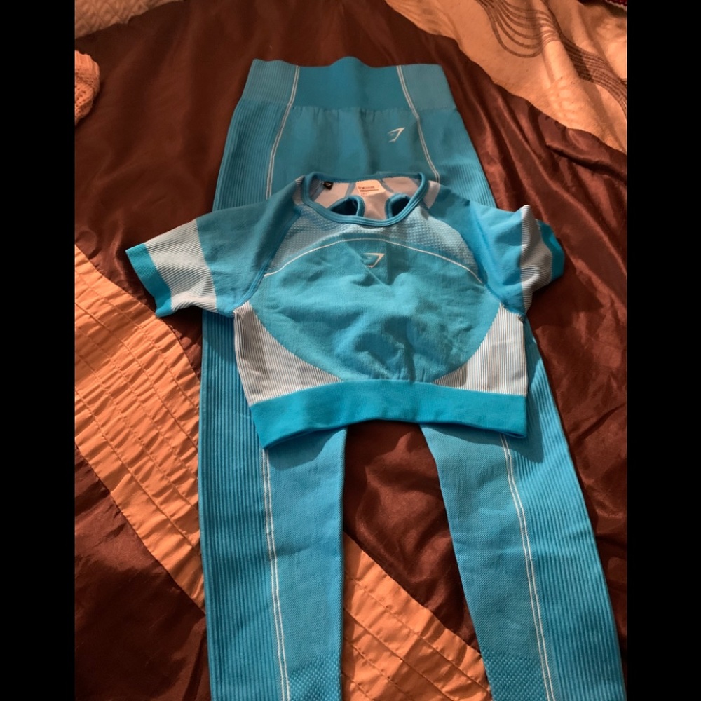 Gymshark set - Picture 3 of 6